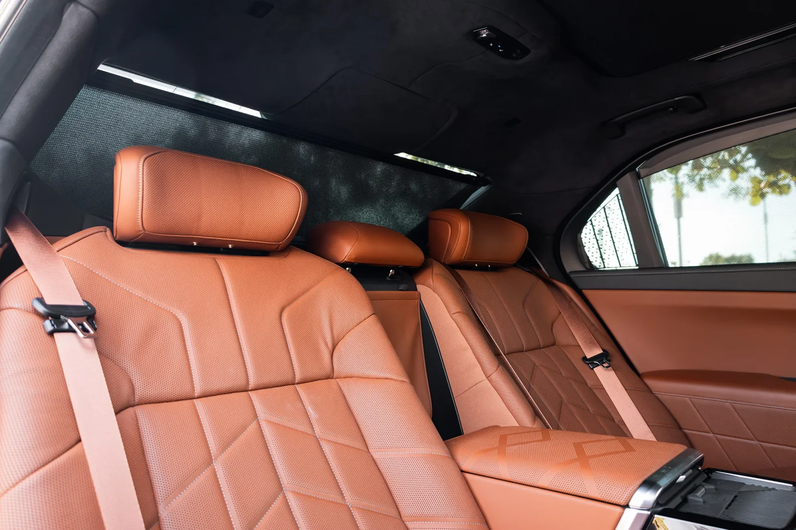 Rent BMW 7-Series 740i Individual Blue 2023 in Abu Dhabi - 11 