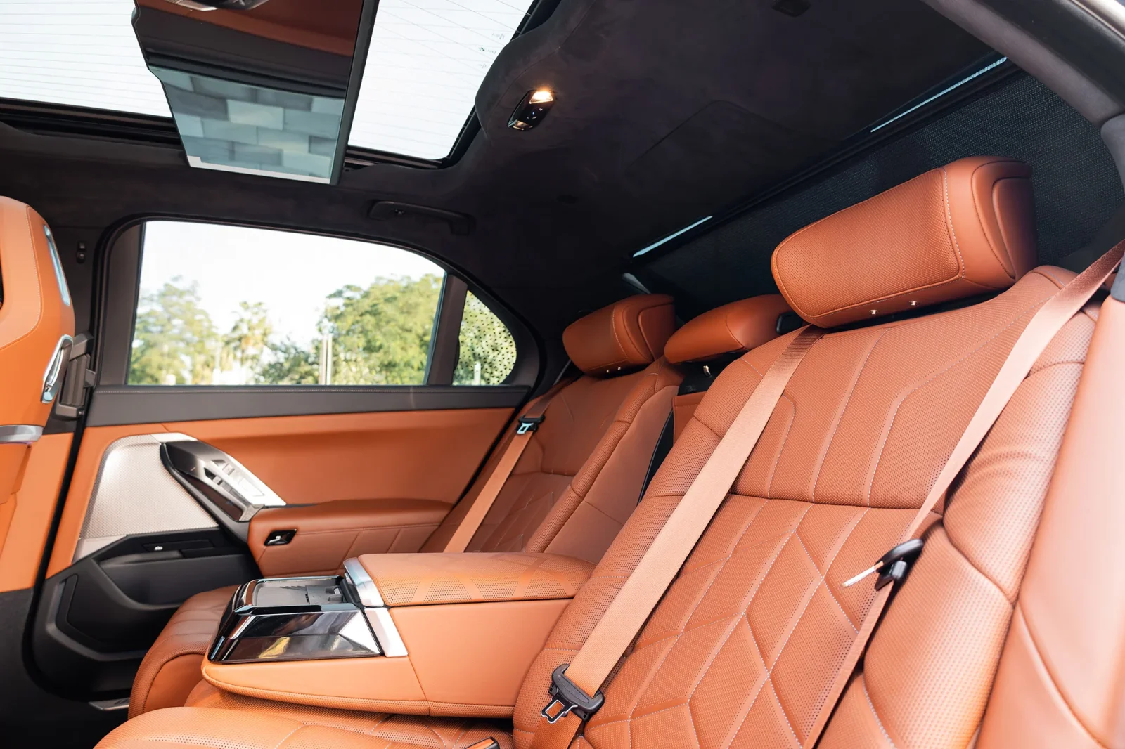 Rent BMW 7-Series 740i Individual Blue 2023 in Abu Dhabi - 12 