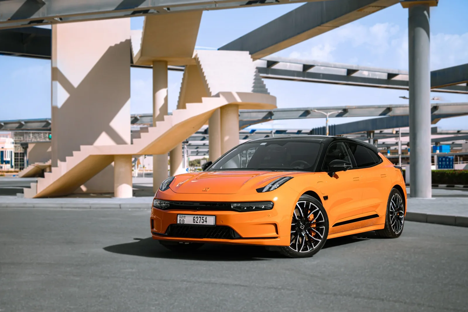 Huren Zeekr 1  Oranje 2023 in Abu Dhabi