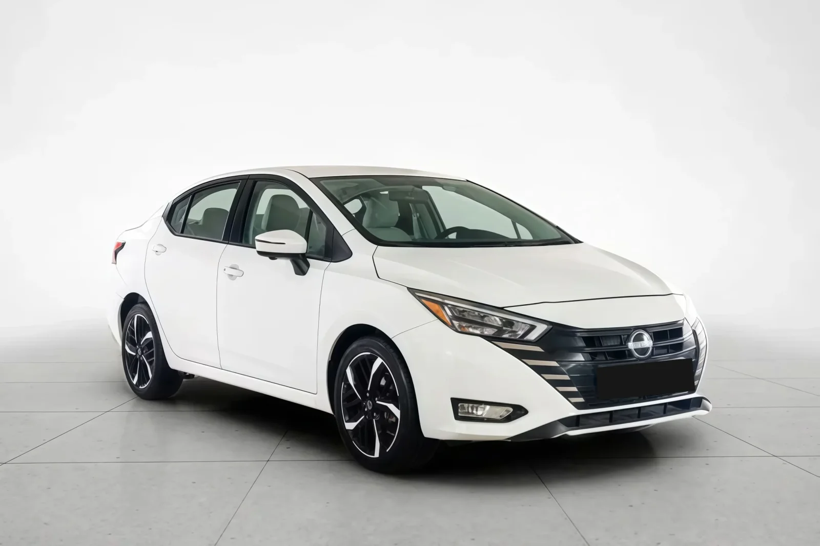 Kiralık Nissan Sunny  Beyaz 2023 içinde Abu Dhabi