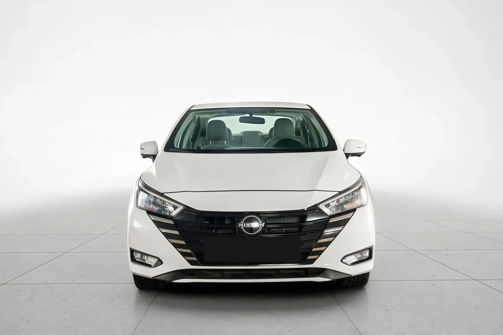 Kiralık Nissan Sunny  Beyaz 2023 içinde Abu Dhabi - 3 