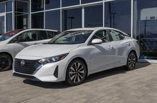 Nissan Sentra Белый 2023