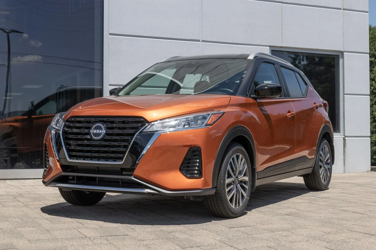 Huren Nissan Kicks  Oranje 2023 in Abu Dhabi