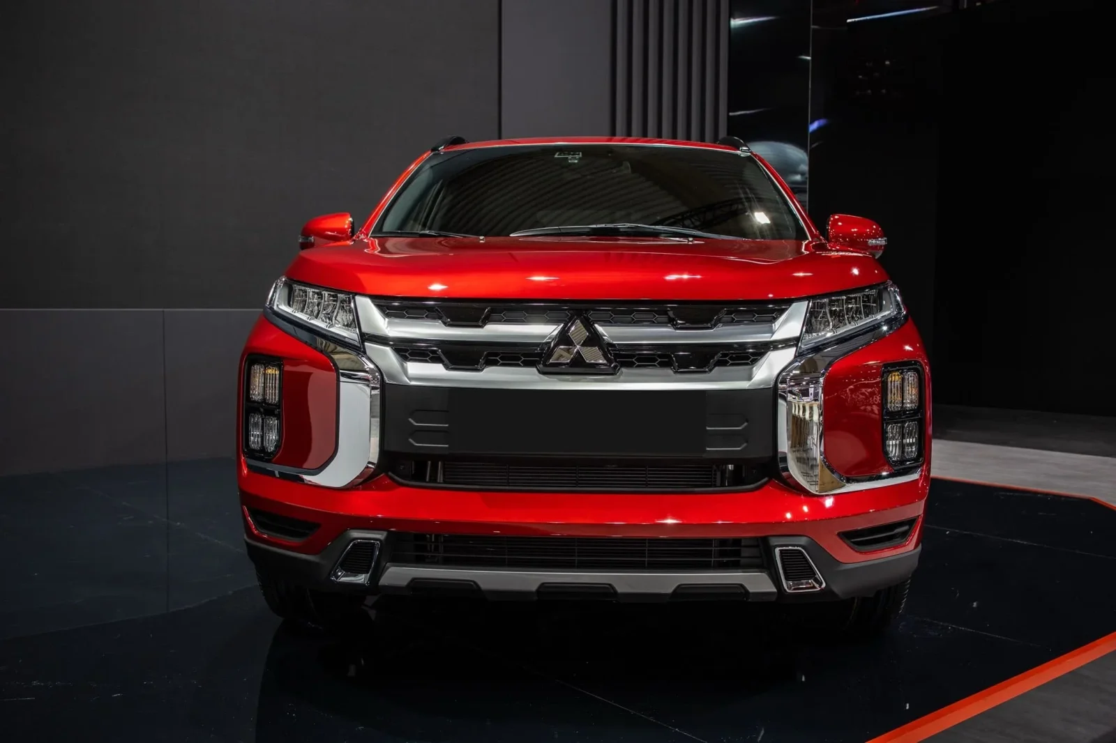 Huren Mitsubishi ASX  Rood 2023 in Abu Dhabi - 3 