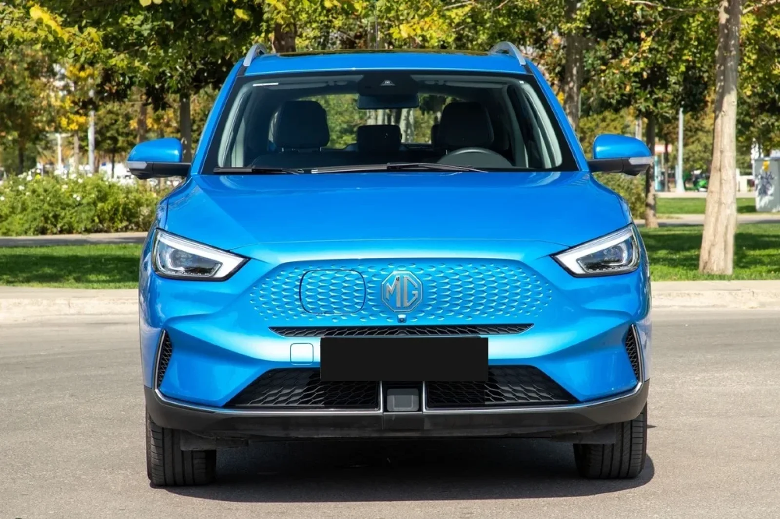 Kiralık MG ZS  Mavi 2022 içinde Abu Dhabi - 2 