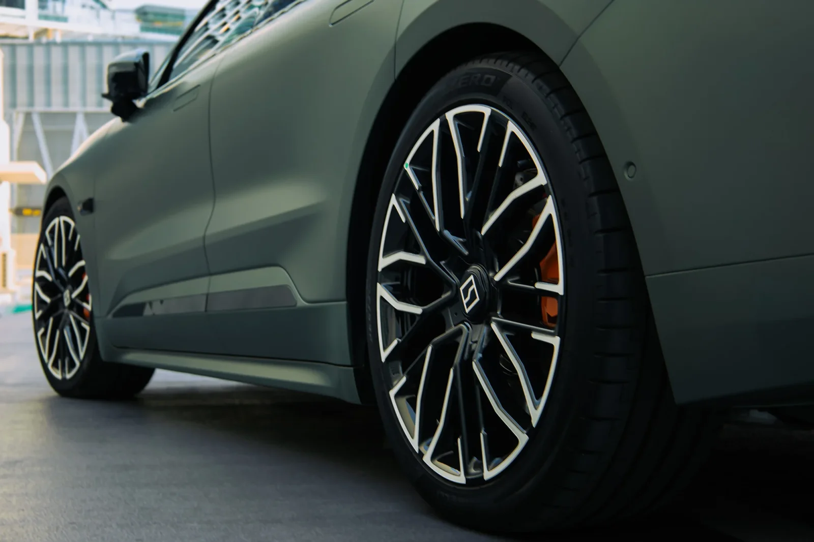 Rent Zeekr 1  Green 2024 in Abu Dhabi - 12 