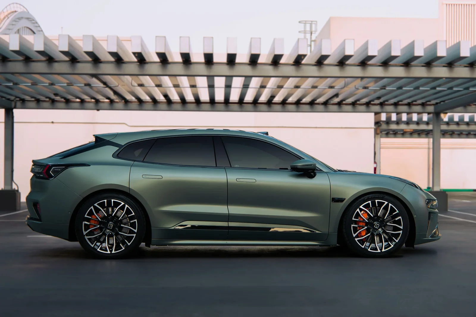 Rent Zeekr 1  Green 2024 in Abu Dhabi - 13 