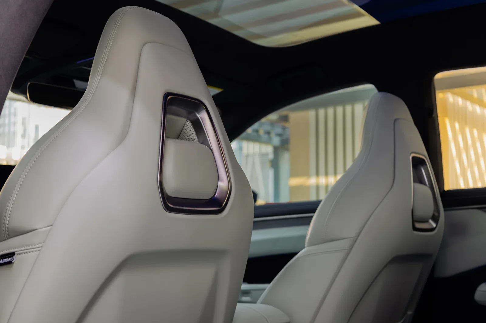 Rent Zeekr 1  Green 2024 in Abu Dhabi - 9 