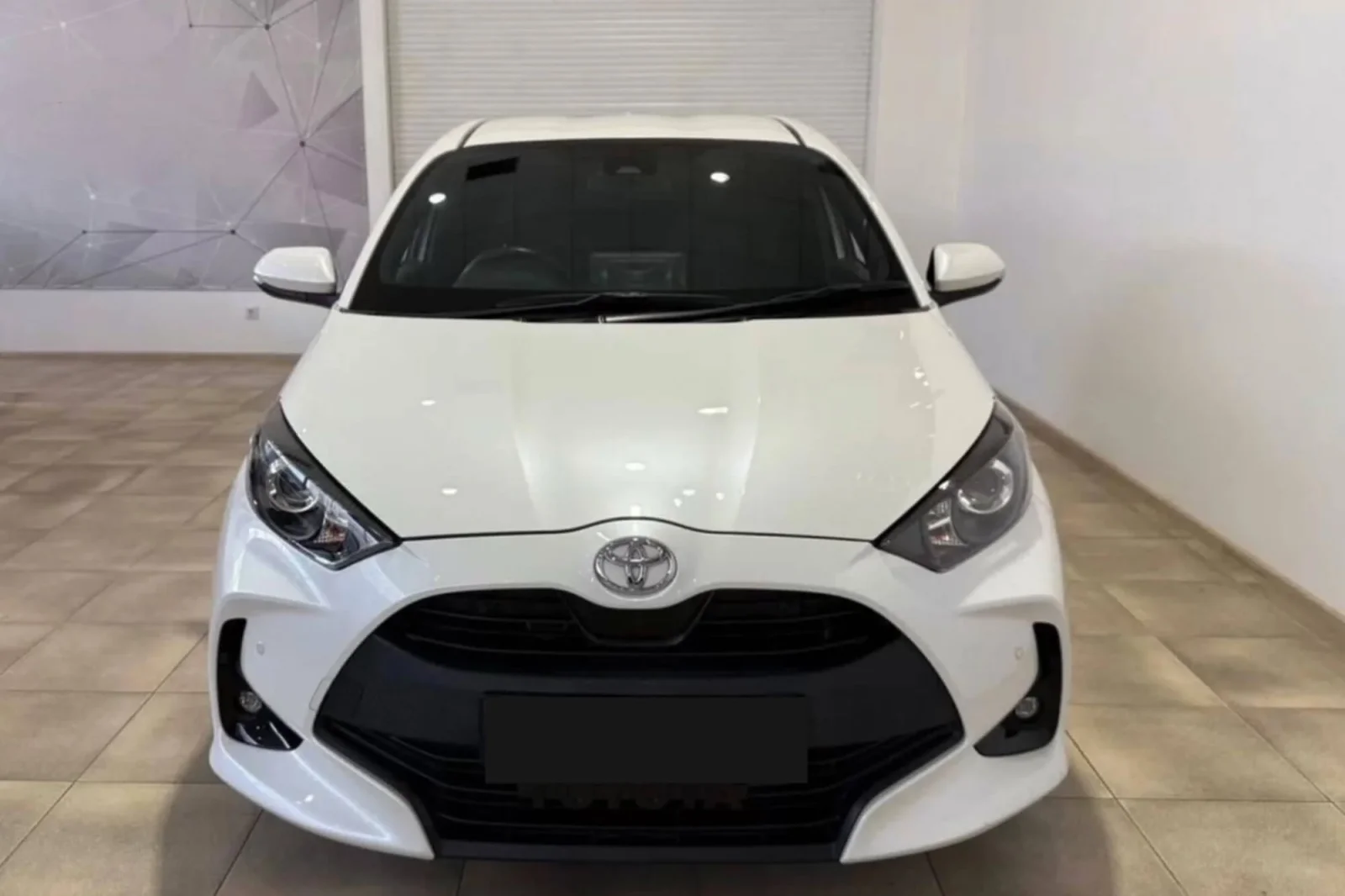 Rent Toyota Yaris  White 2023 in Abu Dhabi - 3 