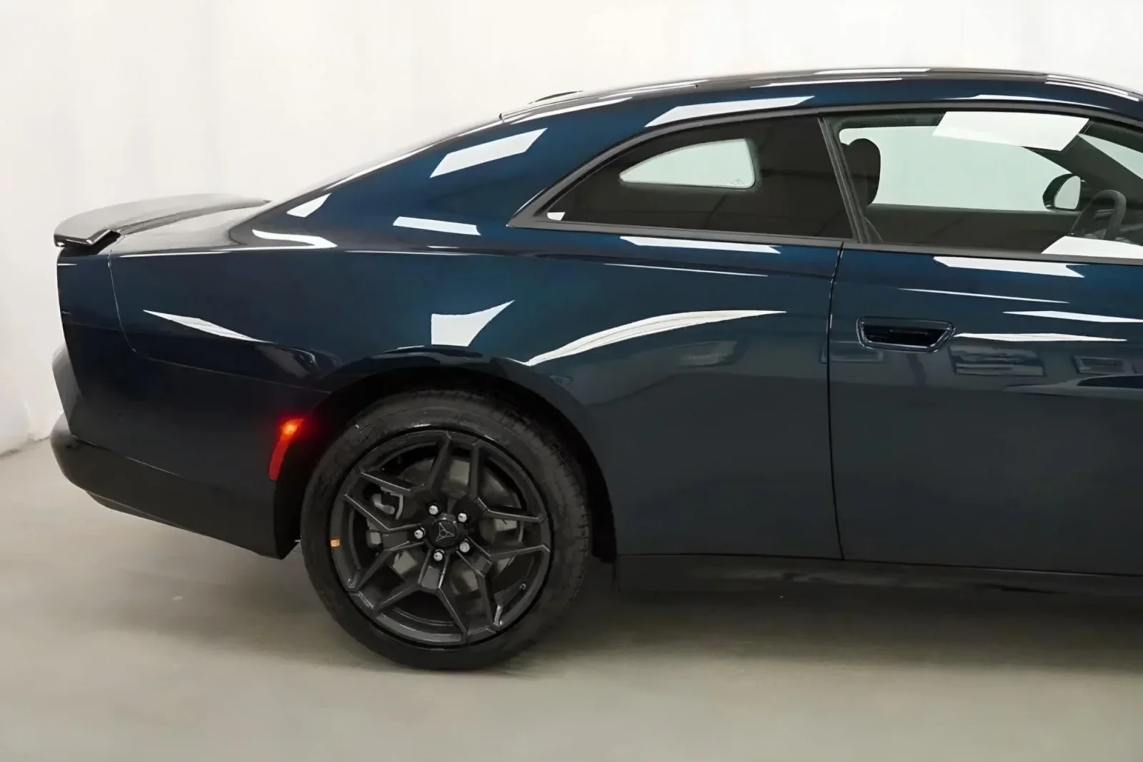 Rent Dodge Charger  Blue 2025 in Abu Dhabi - 4 