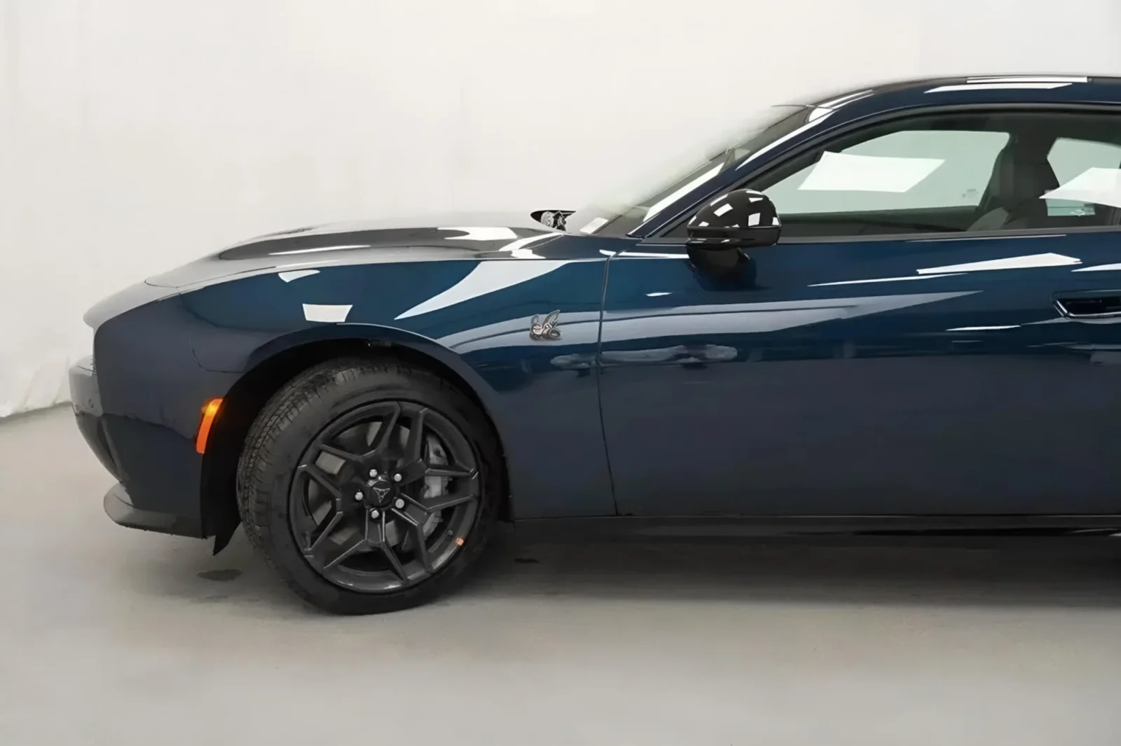 Rent Dodge Charger  Blue 2025 in Abu Dhabi - 5 