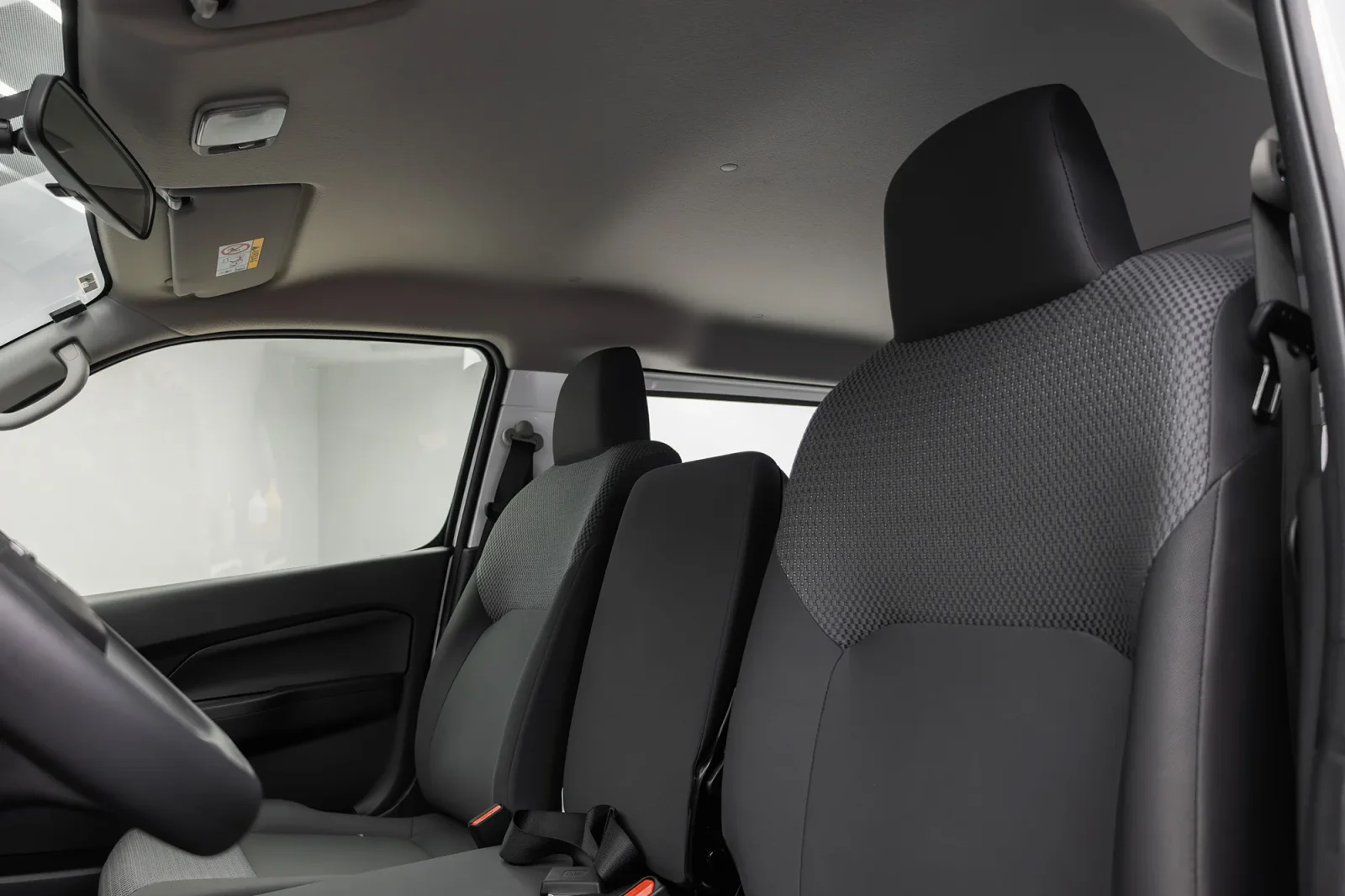 Rent Nissan Urvan  White 2025 in Abu Dhabi - 4 