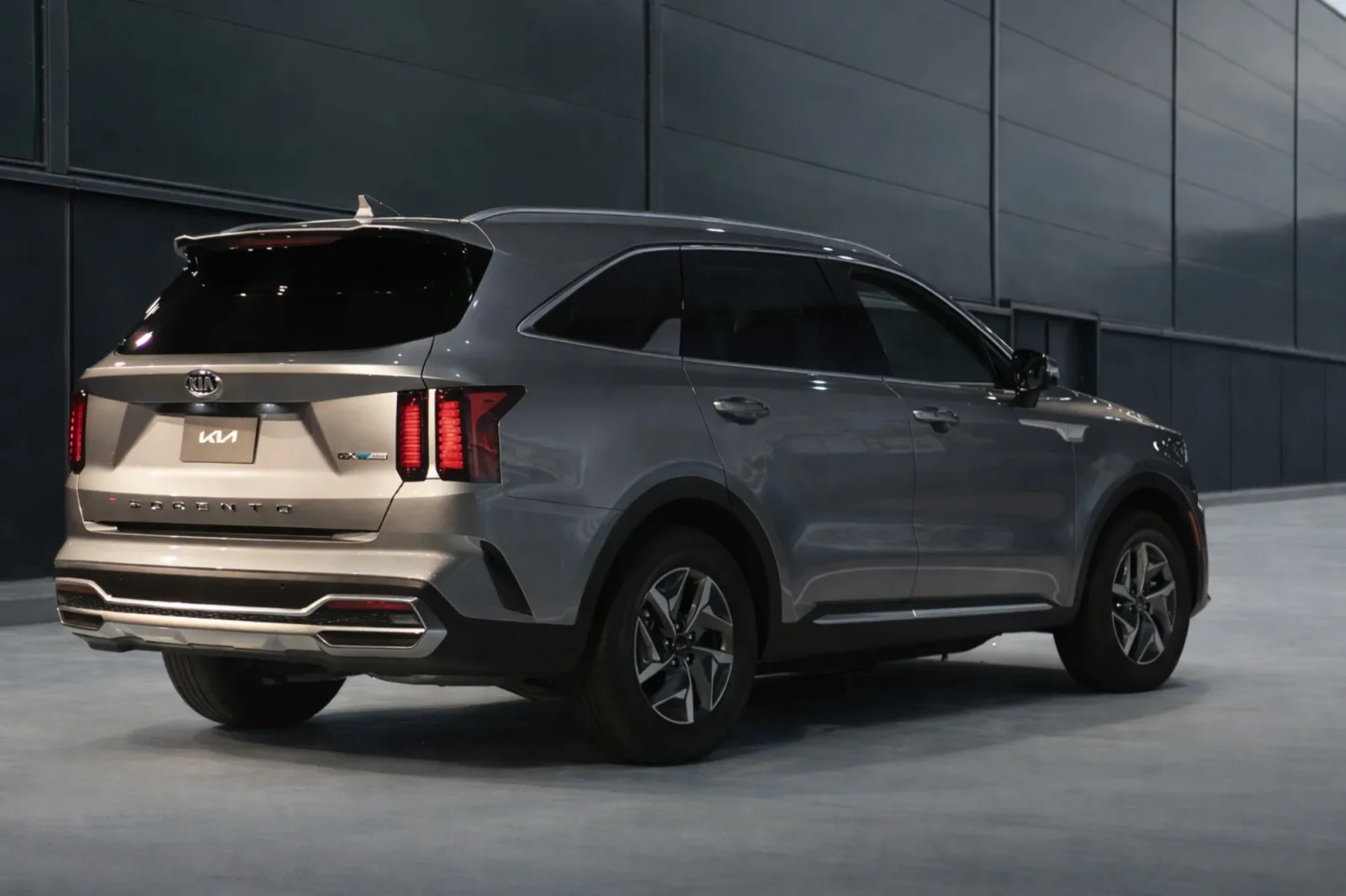 Alquiler Kia Sorento  Plata 2021 en Abu Dabi - 3 