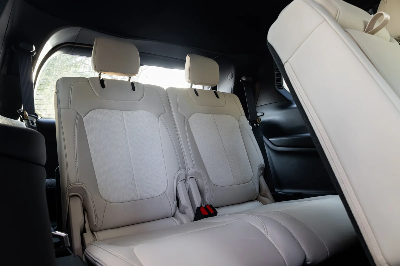 Alquiler Jeep Grand Cherokee  Gris 2025 en Abu Dabi - 13 