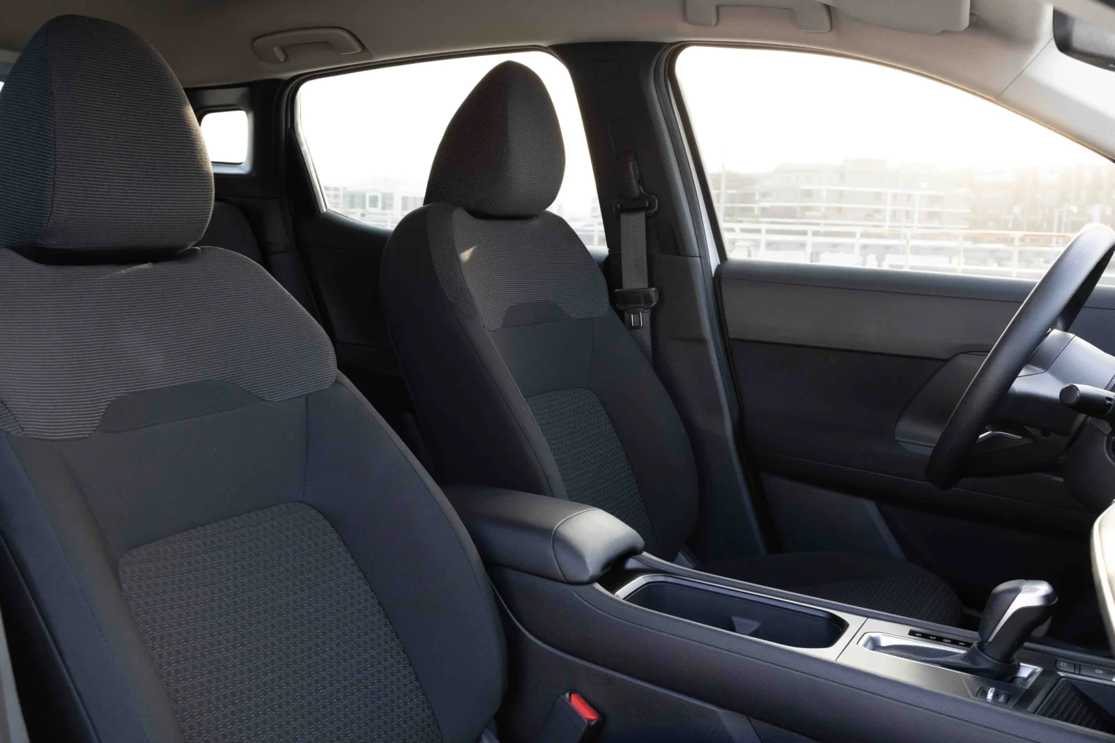 Rent Nissan Kicks  White 2025 in Abu Dhabi - 3 