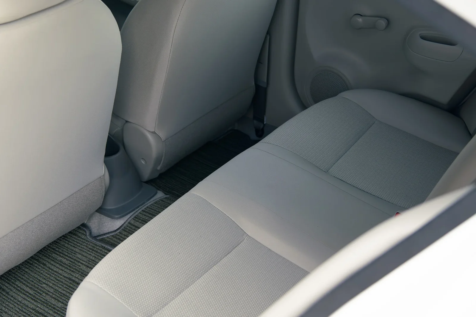 Rent Nissan Sunny  White 2025 in Abu Dhabi - 8 