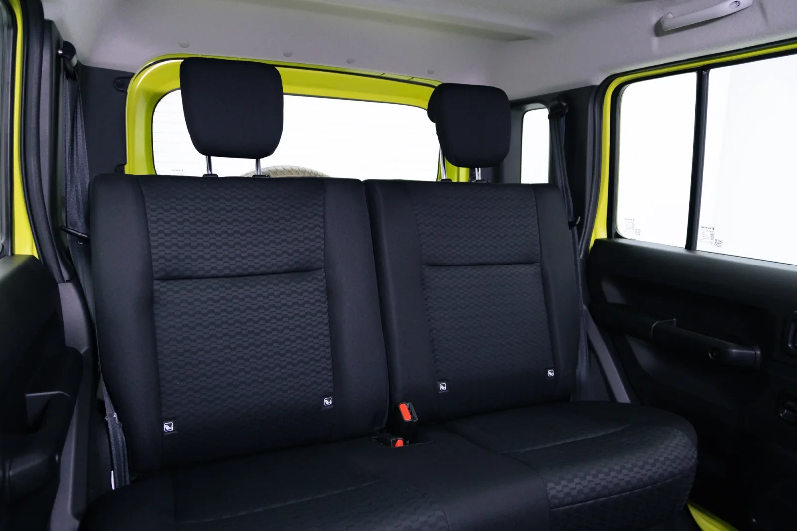 Huren Suzuki Jimny  Geel 2026 in Abu Dhabi - 6 