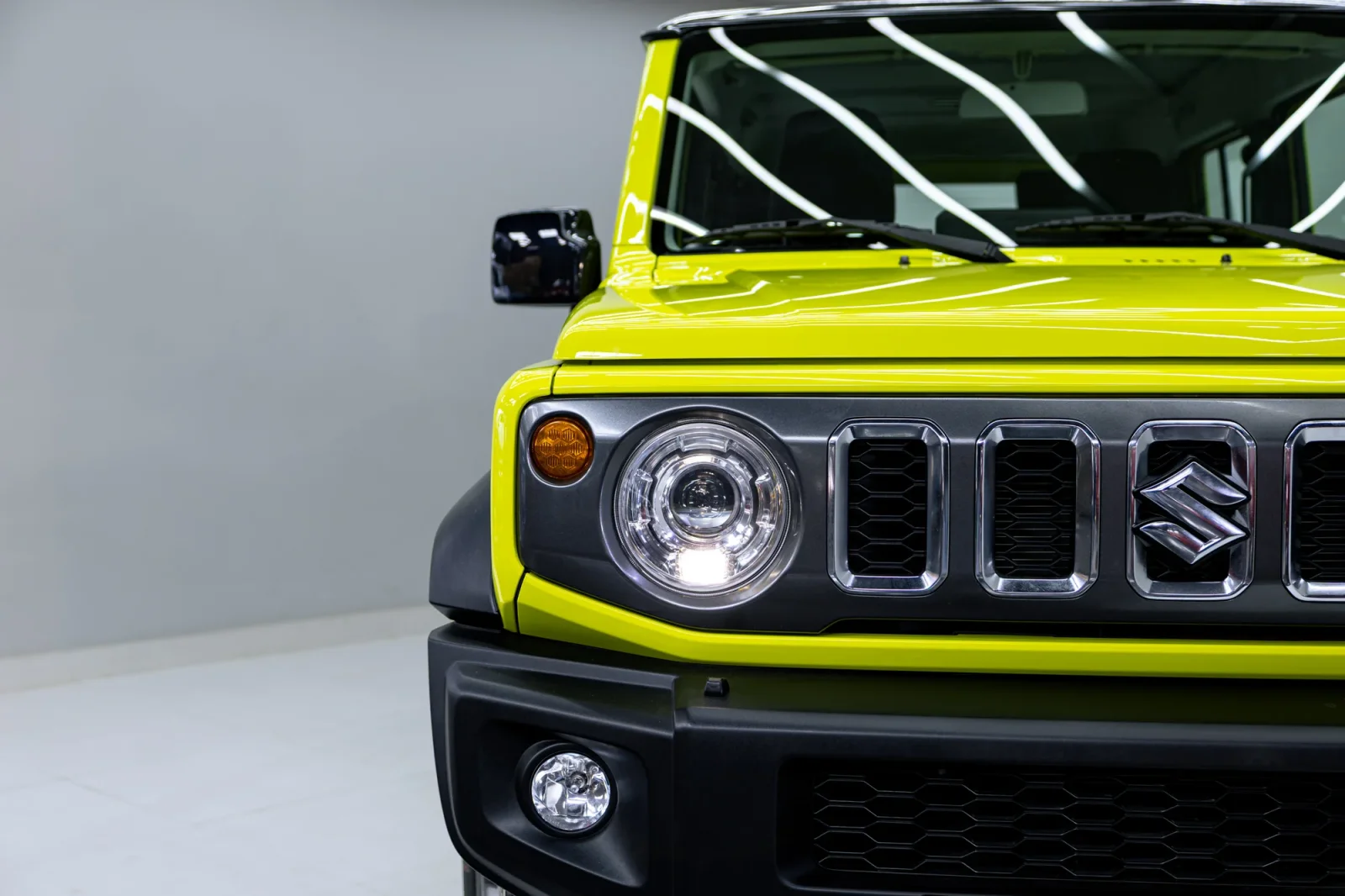 Huren Suzuki Jimny  Geel 2026 in Abu Dhabi - 8 