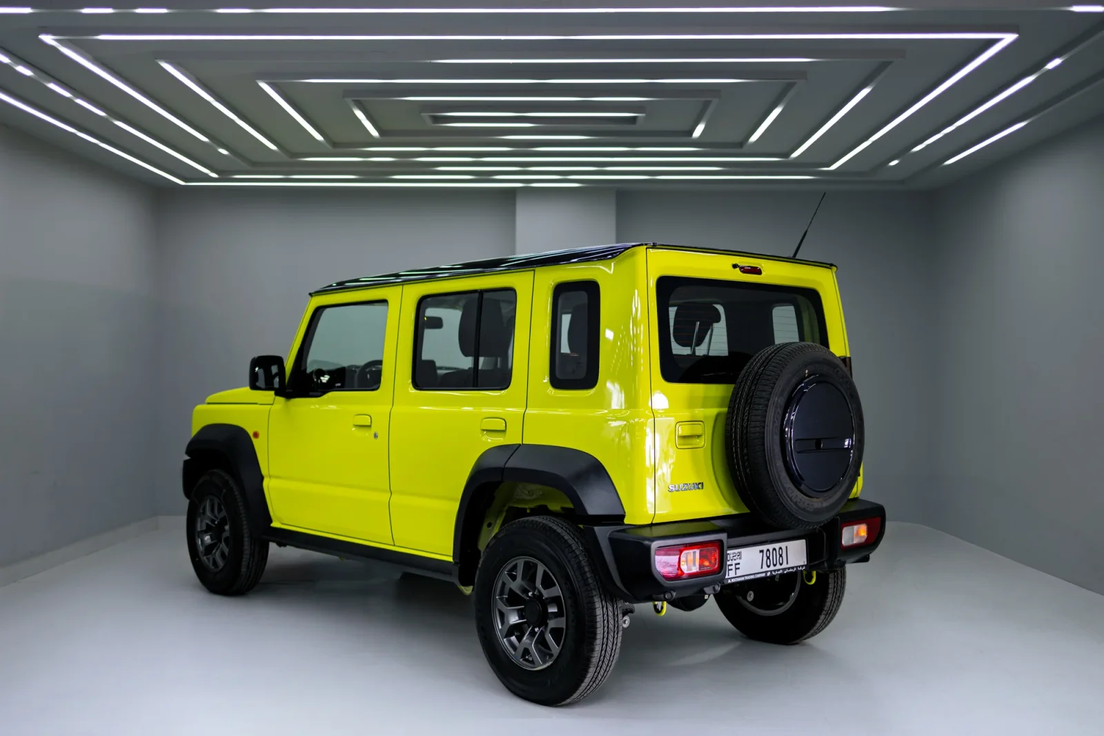 Huren Suzuki Jimny  Geel 2026 in Abu Dhabi - 9 