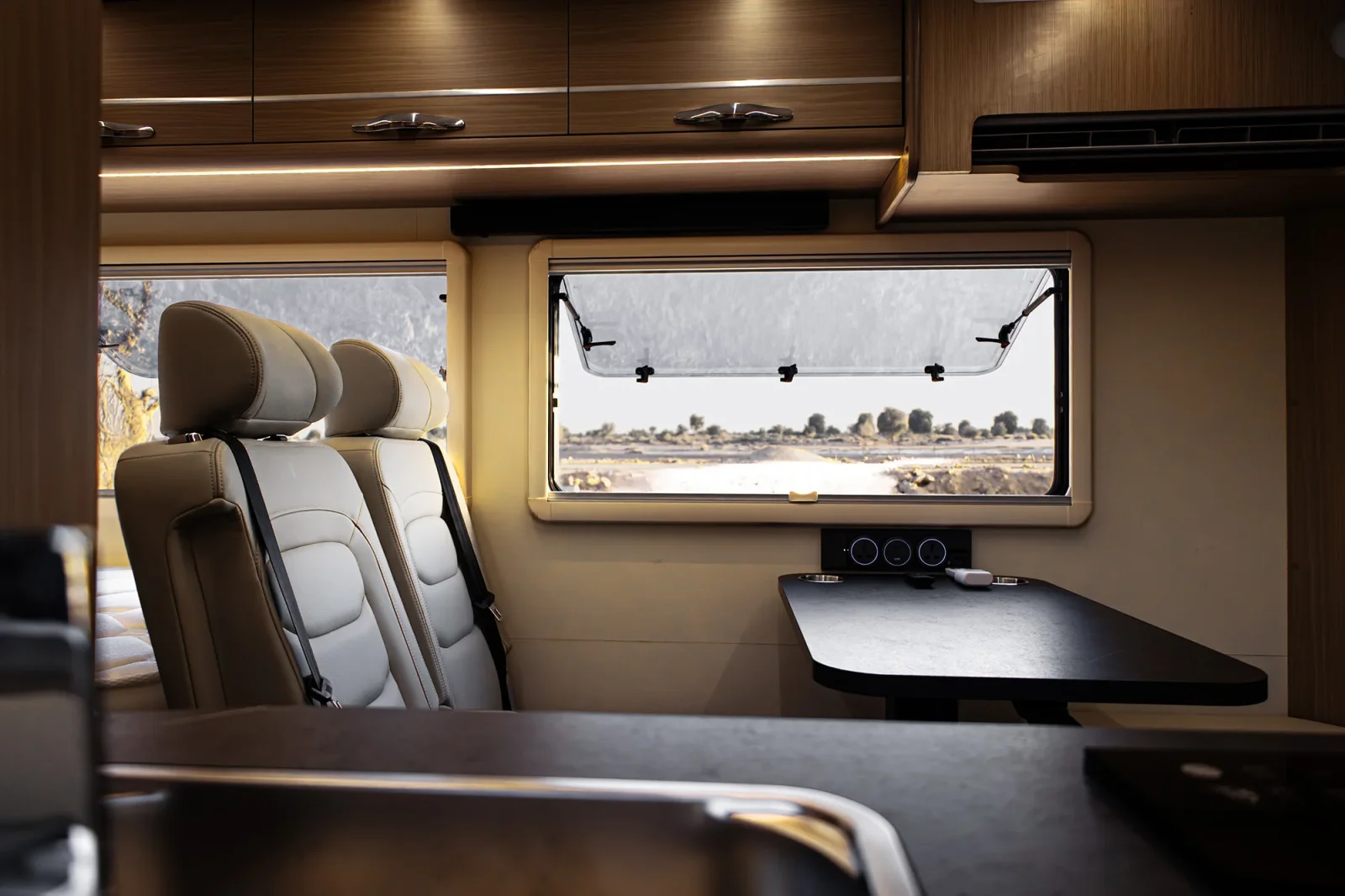 Huren Changan Hunter RV Grijs 2025 in Abu Dhabi - 15 