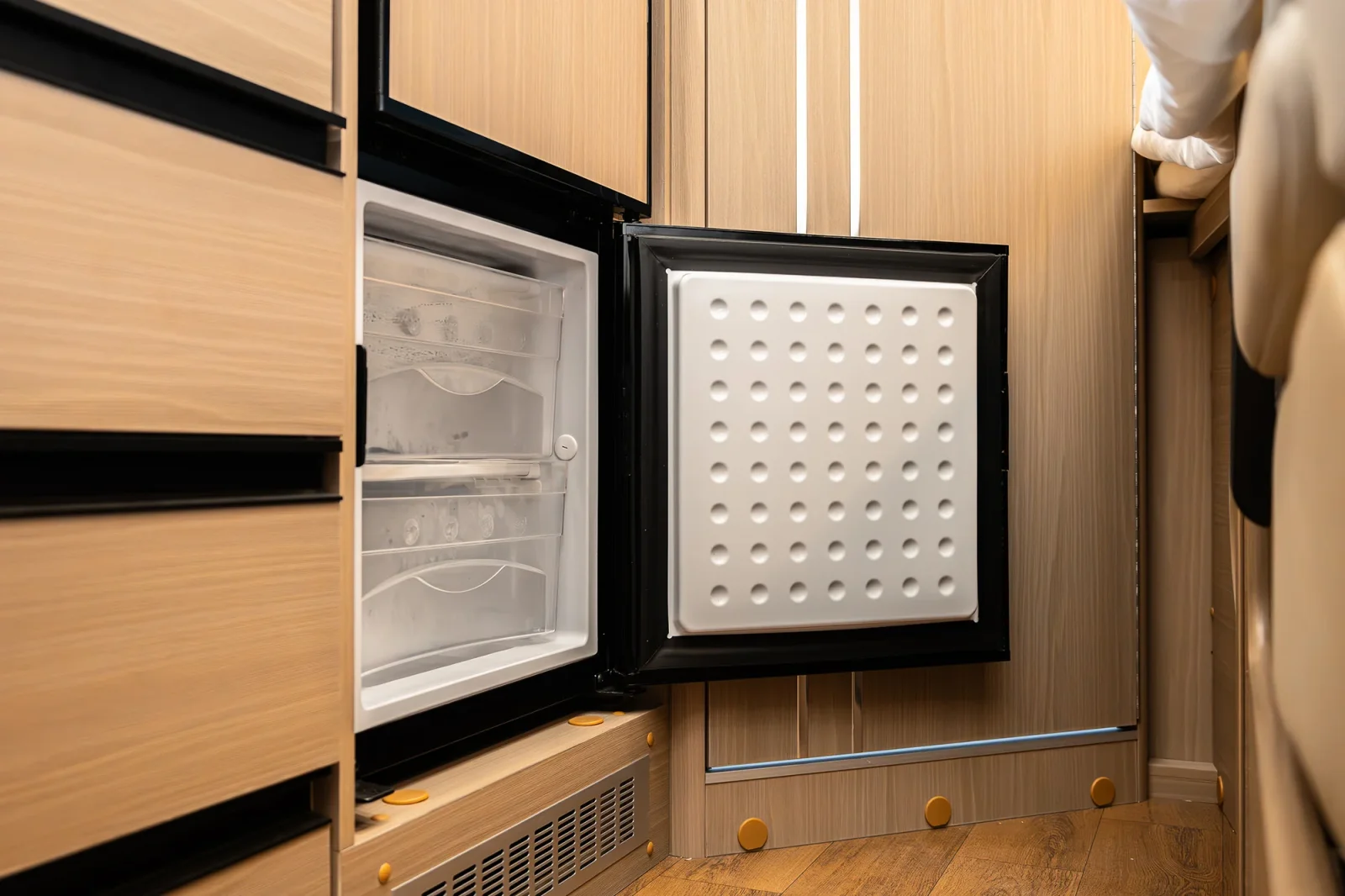 Huren Changan Hunter RV Grijs 2025 in Abu Dhabi - 17 