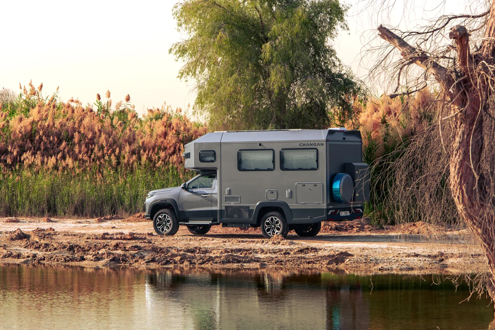 Huren Changan Hunter RV Grijs 2025 in Abu Dhabi - 3 