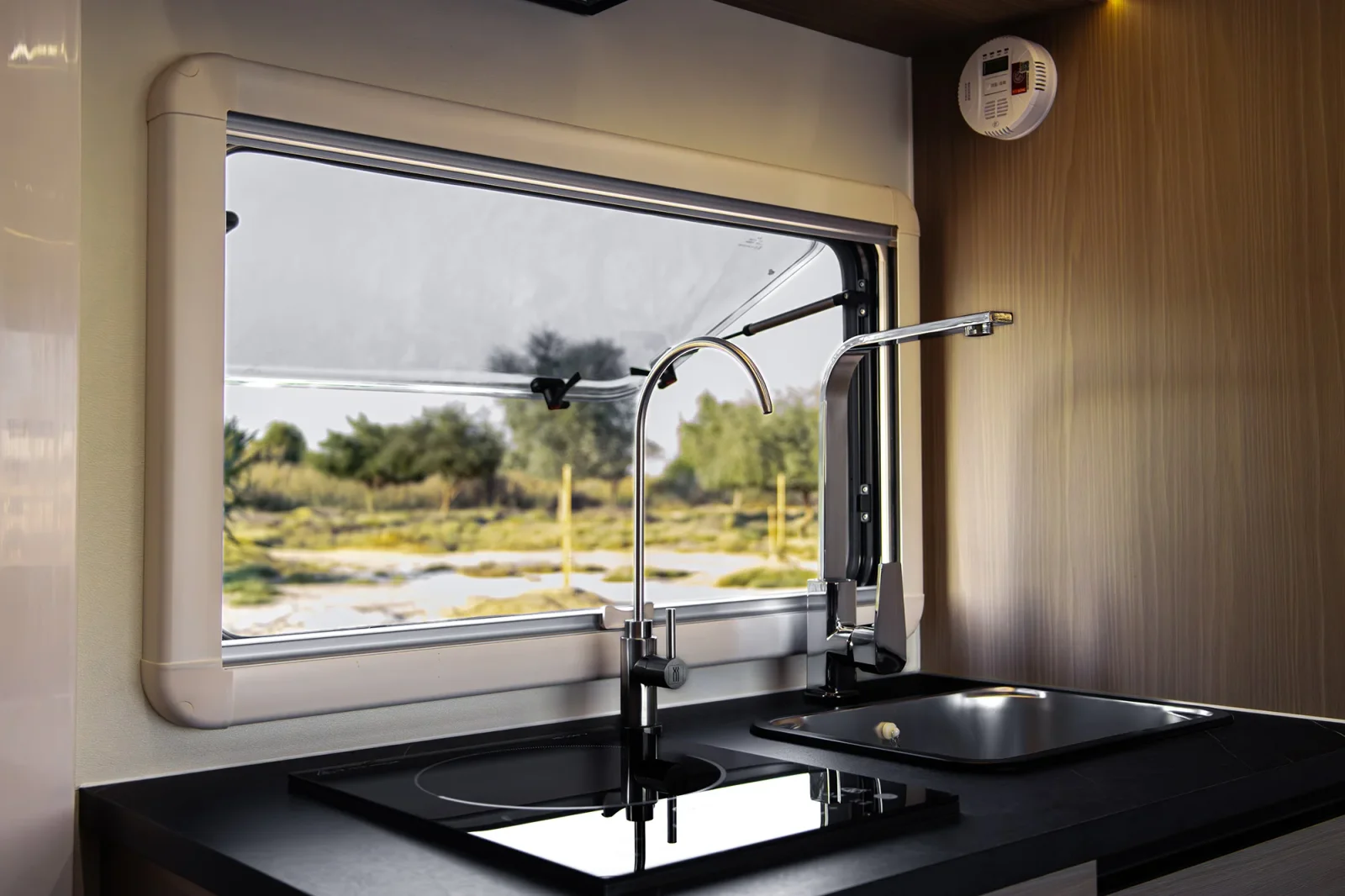 Huren Changan Hunter RV Grijs 2025 in Abu Dhabi - 11 