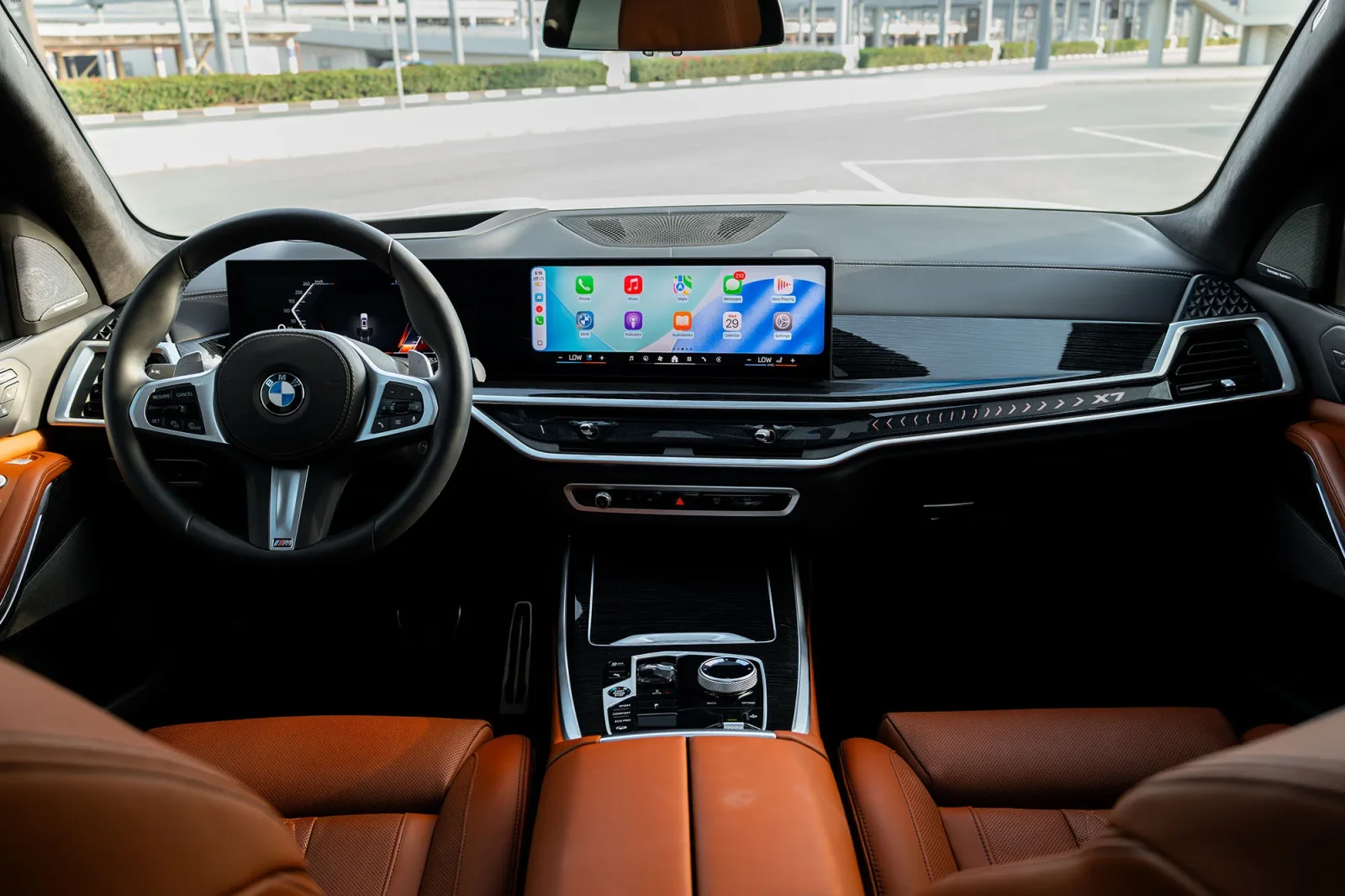 Huren BMW X7 40i Wit 2025 in Abu Dhabi - 5 