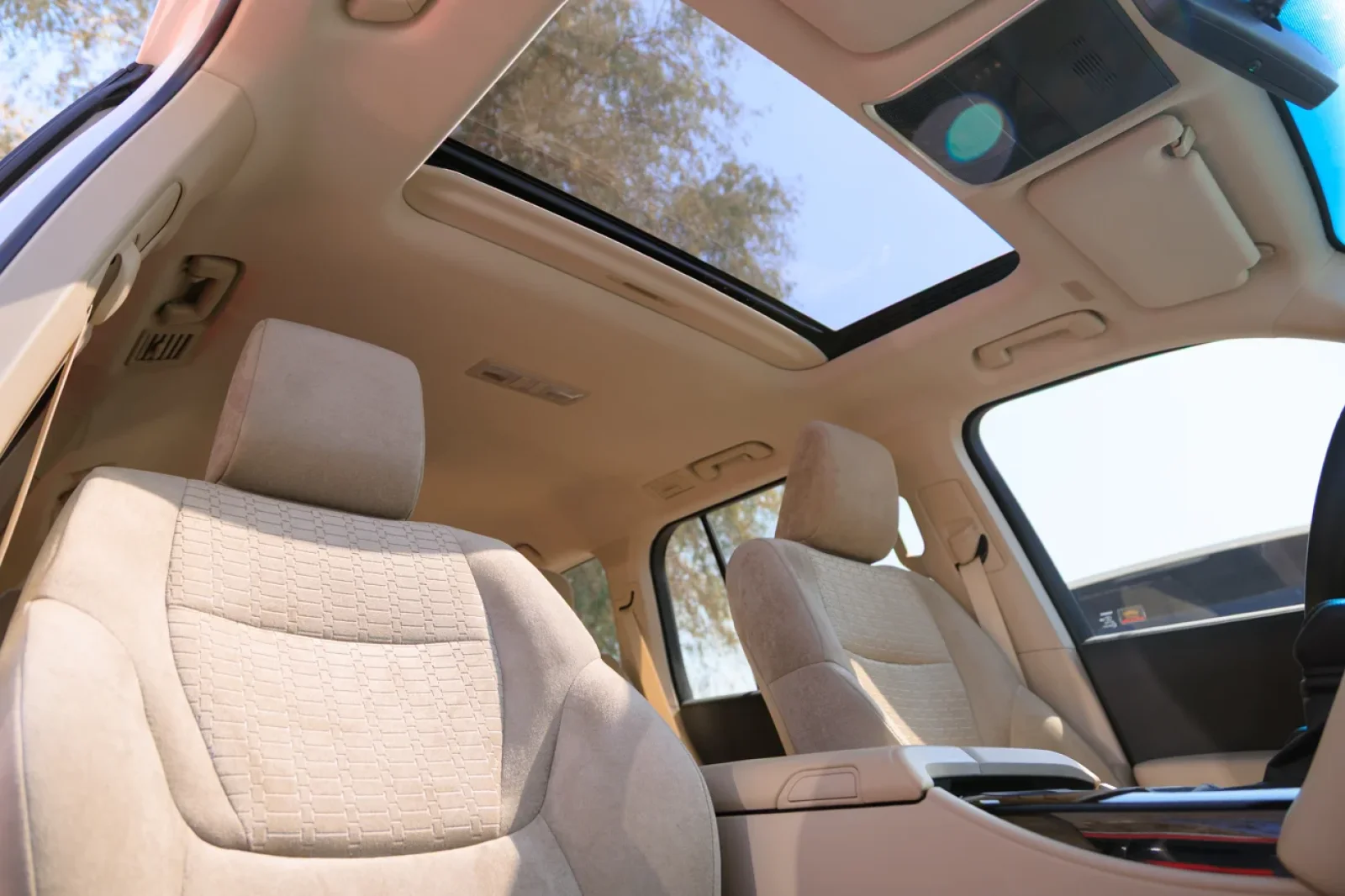 Miete Toyota Land Cruiser 300 Weiß 2025 in der Abu Dhabi - 8 