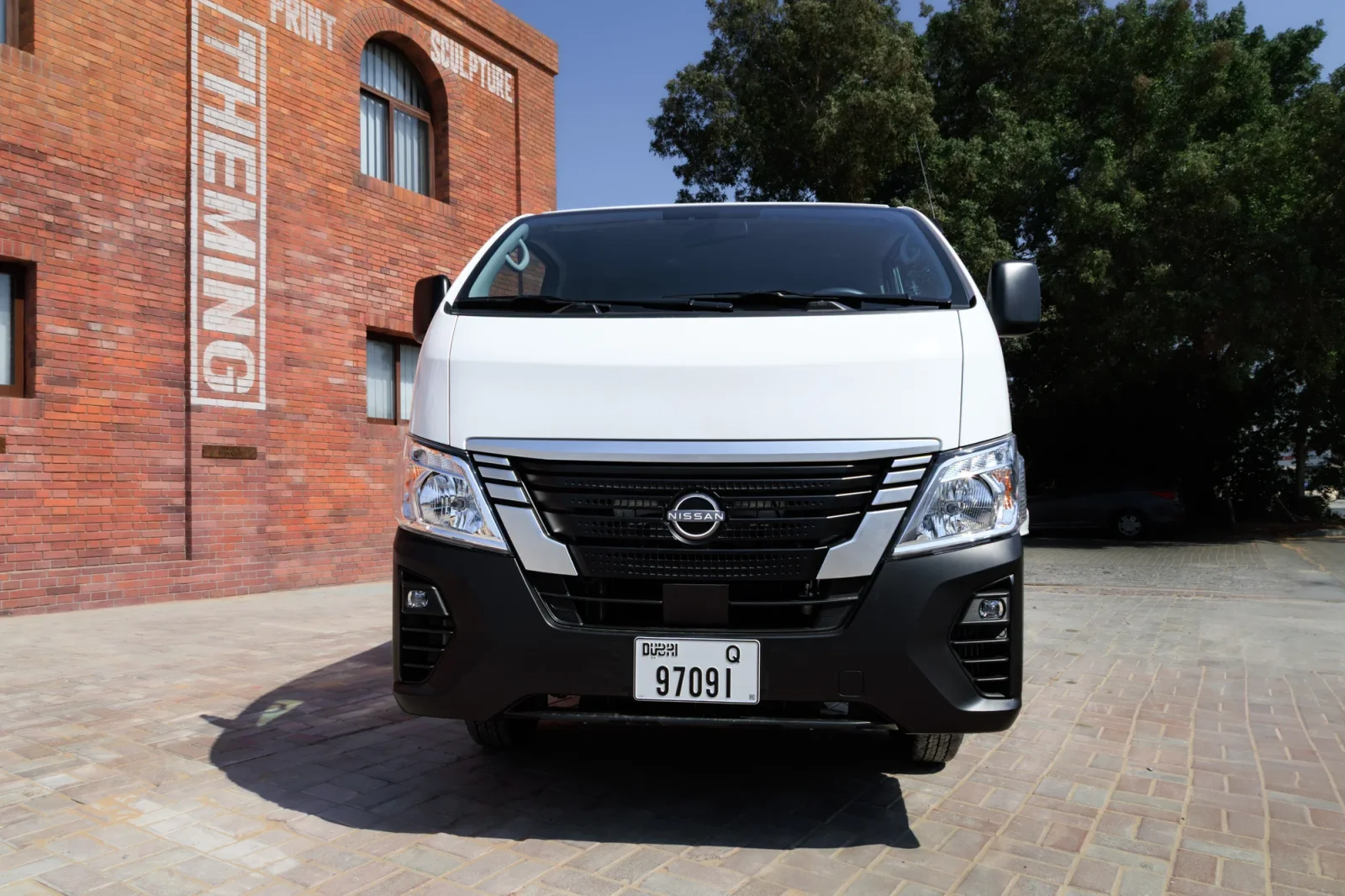 Loyer Nissan Urvan  Blanc 2026 en Abou Dabi - 10 