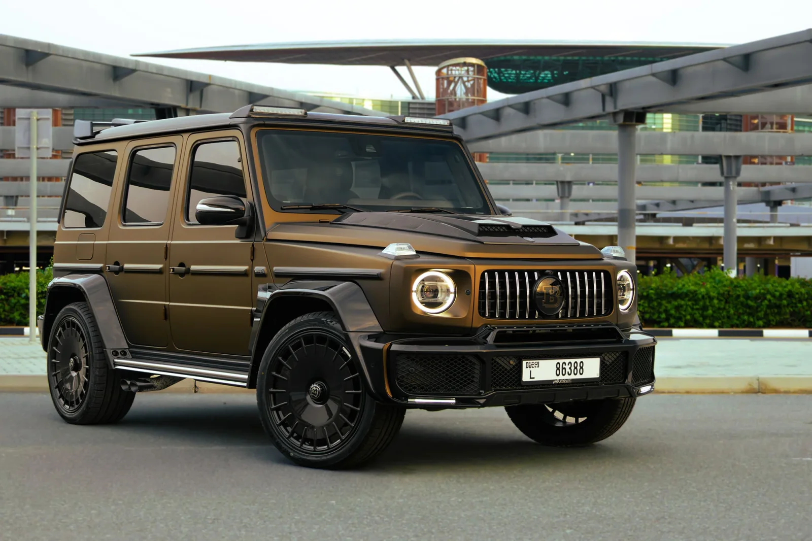 Huren Mercedes-Benz G-Class Brabus 800 Carbon Kit  Geel 2022 in Abu Dhabi - 2 