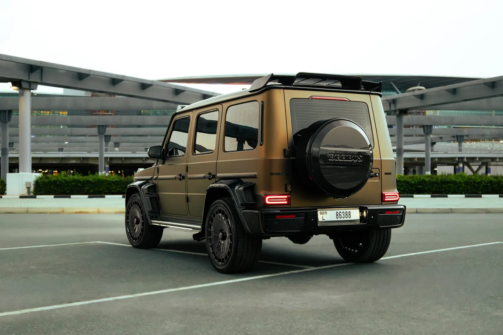 Huren Mercedes-Benz G-Class Brabus 800 Carbon Kit  Geel 2022 in Abu Dhabi - 8 