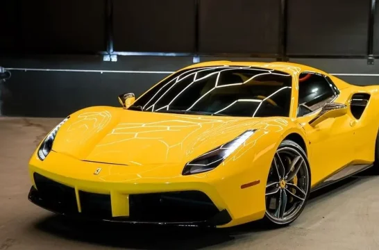 Ferrari 488 Yellow 2018