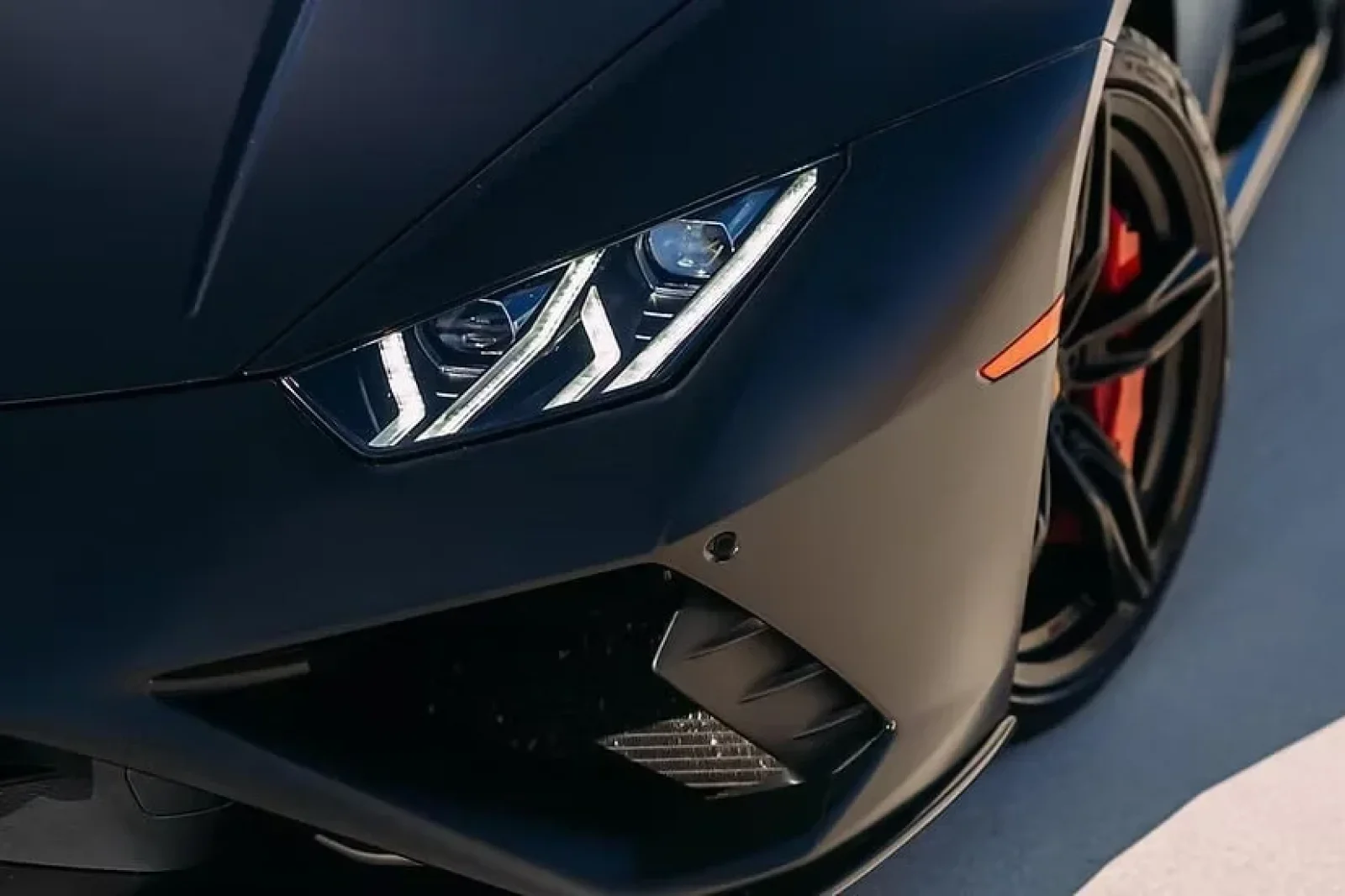 Rent Lamborghini Huracan EVO Black 2023 in Miami - 4 