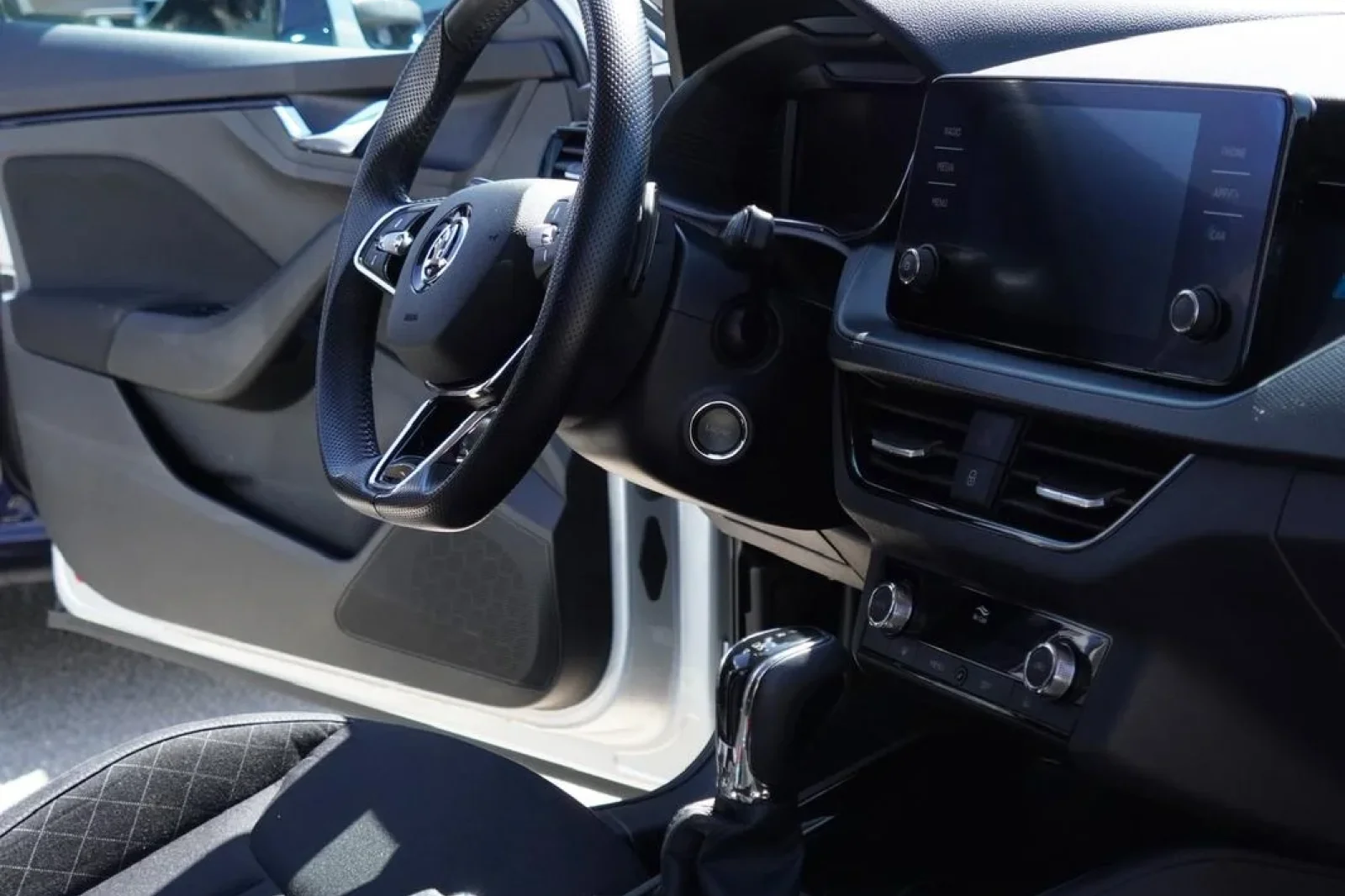 Rent Skoda Kamiq  Silver 2024 in Sarajevo - 3 