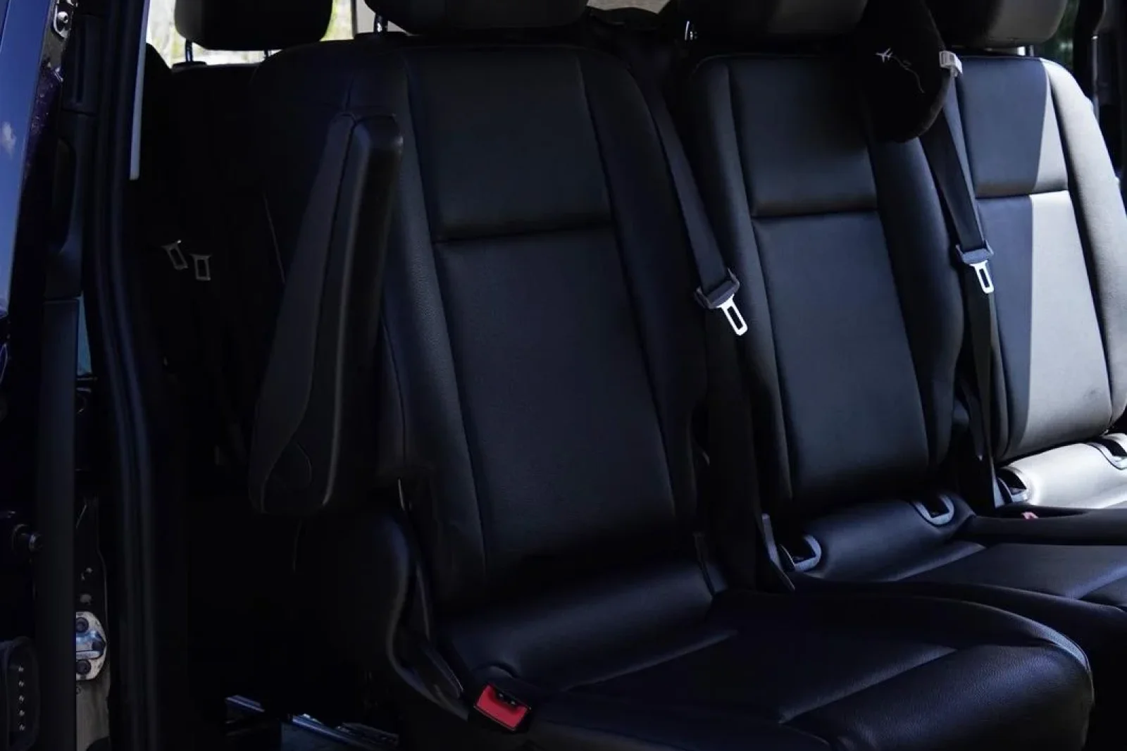 Rent Mercedes-Benz Vito  Blue 2019 in Sarajevo - 4 