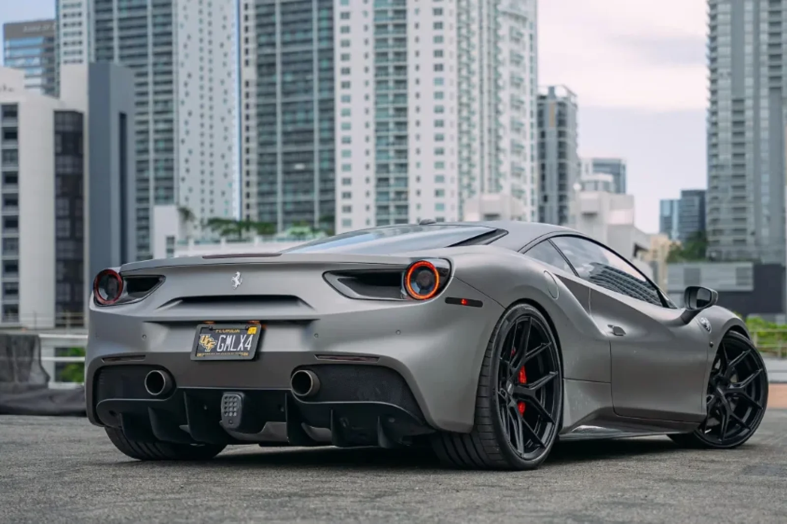 Affitto Ferrari 488 GTB  Grigio 2018 in Miami - 9 