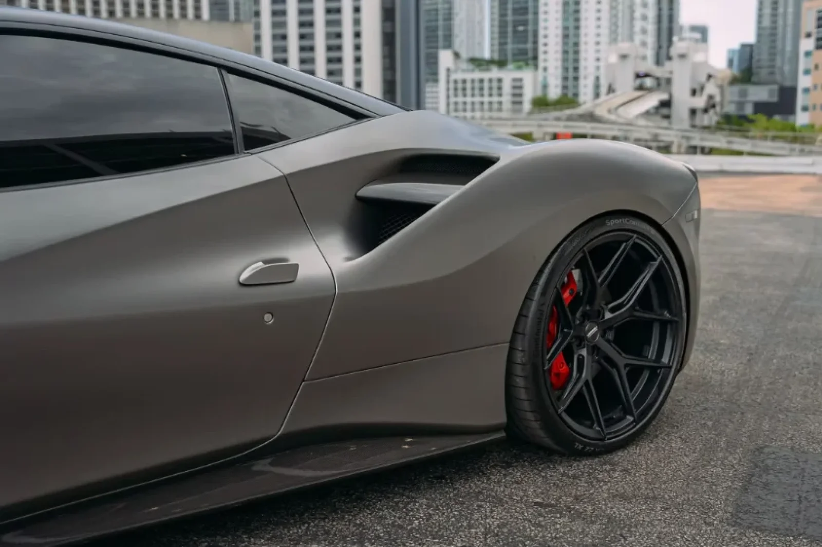 Affitto Ferrari 488 GTB  Grigio 2018 in Miami - 7 