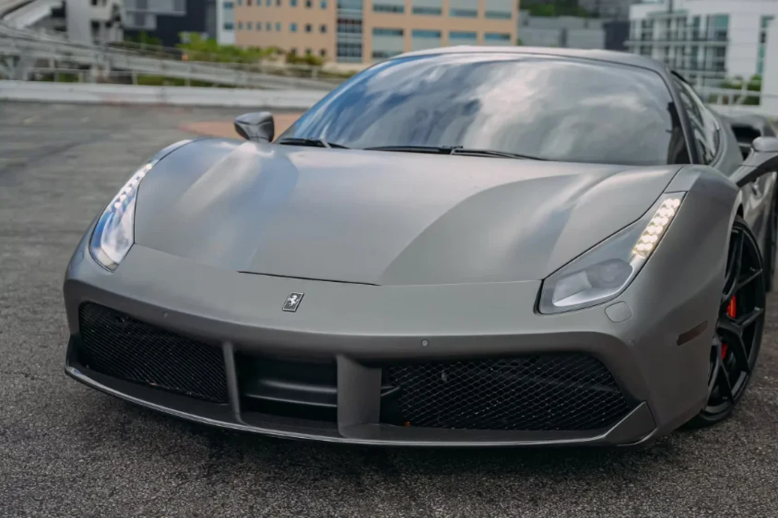Affitto Ferrari 488 GTB  Grigio 2018 in Miami - 2 