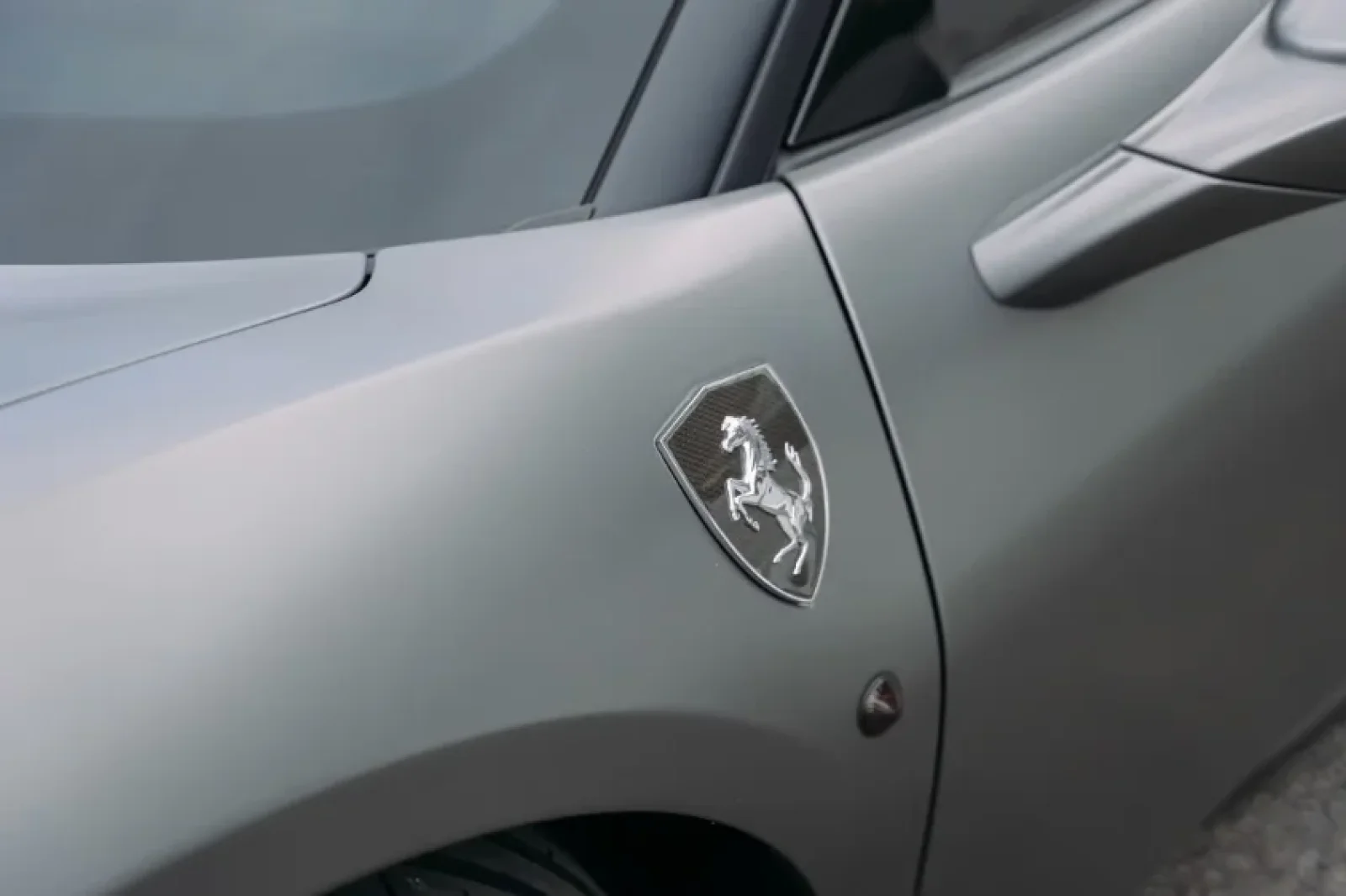 Affitto Ferrari 488 GTB  Grigio 2018 in Miami - 12 