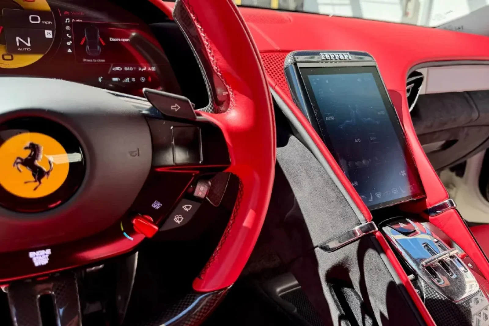 Affitto Ferrari Roma  Bianco 2025 in Miami - 9 