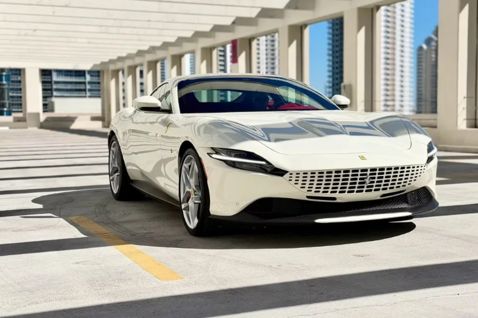 Affitto Ferrari Roma  Bianco 2025 in Miami