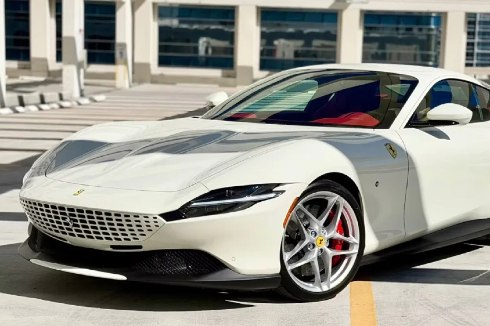 Affitto Ferrari Roma  Bianco 2025 in Miami - 10 