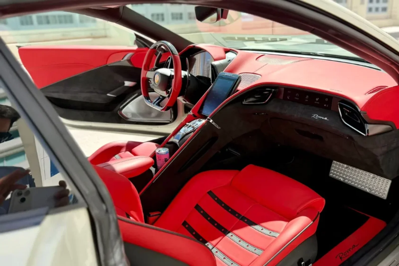 Affitto Ferrari Roma  Bianco 2025 in Miami - 6 