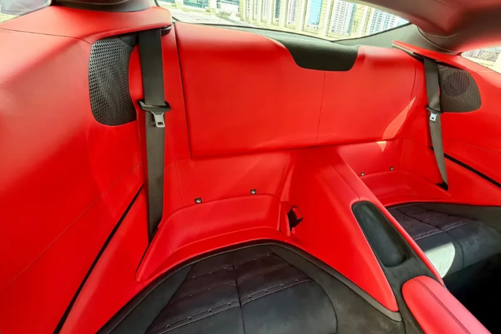 Affitto Ferrari Roma  Bianco 2025 in Miami - 7 