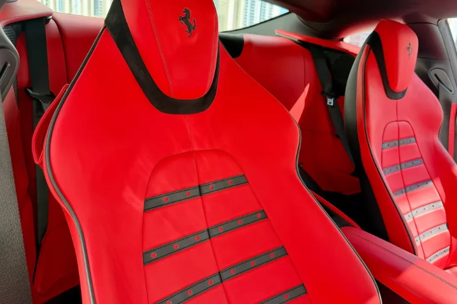 Affitto Ferrari Roma  Bianco 2025 in Miami - 4 