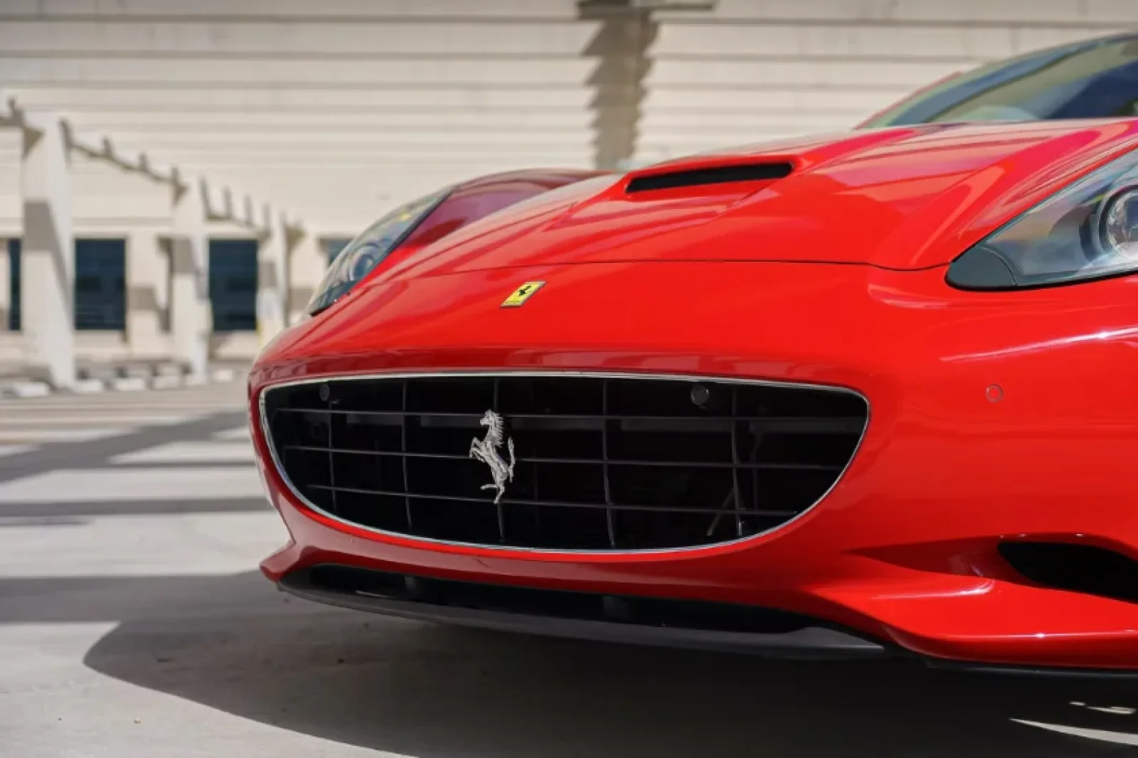 Rent Ferrari California  Red 2012 in Miami - 14 