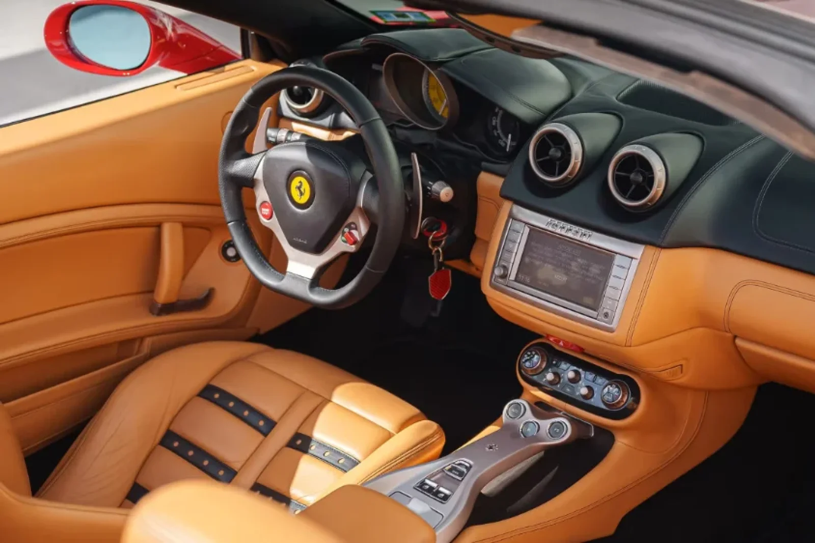 Rent Ferrari California  Red 2012 in Miami - 4 