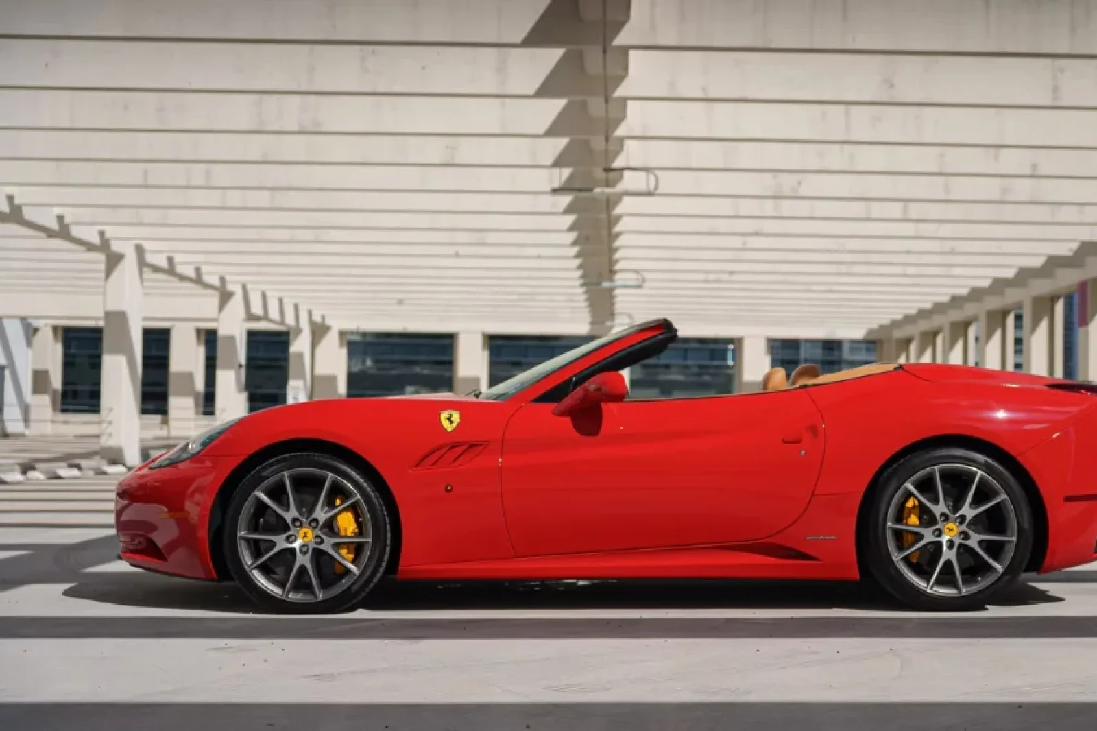 Rent Ferrari California  Red 2012 in Miami - 7 