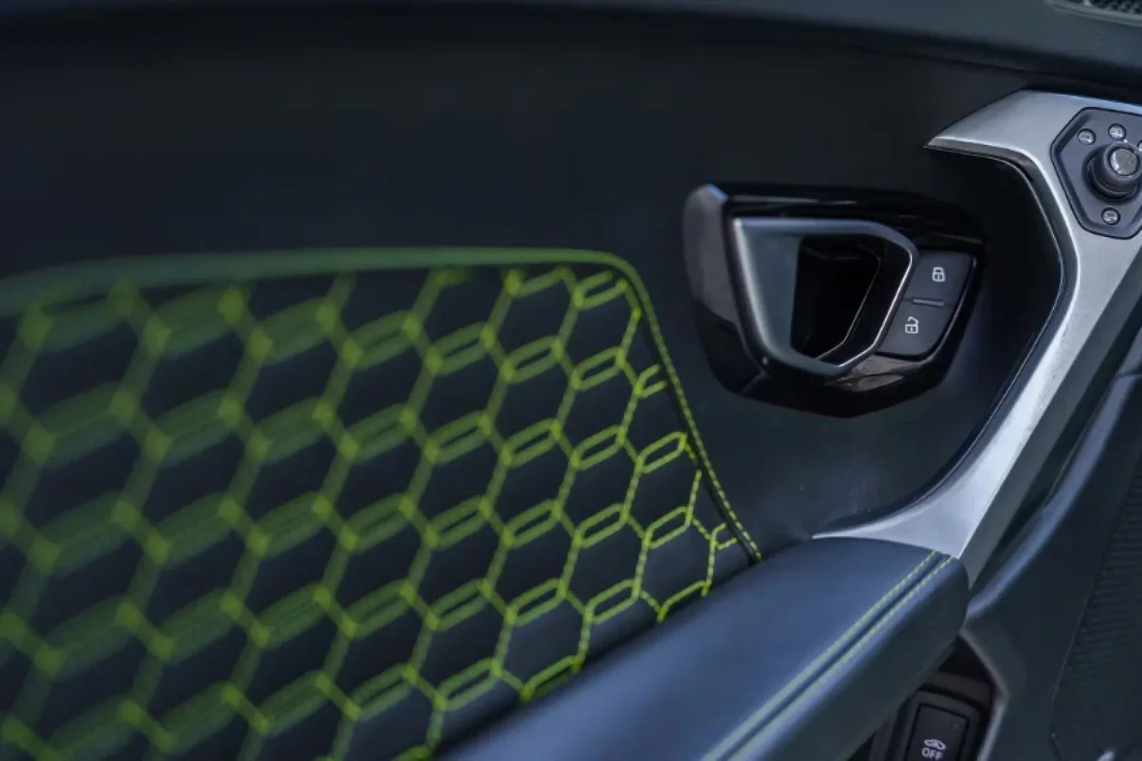 Miete Lamborghini Huracan  Schwarz 2019 in der Miami - 8 